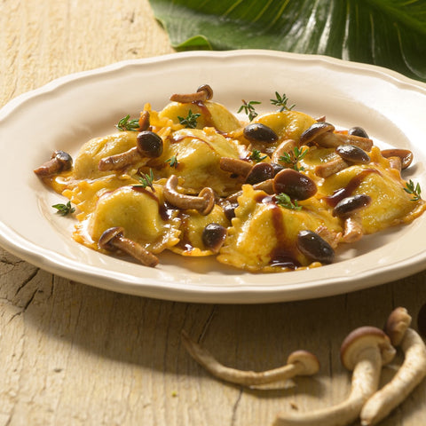 Ravioli con funghi Pioppini e aceto balsamico