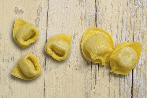Cappelletti vs tortellini: viaggio nel cuore della pasta fresca ripiena