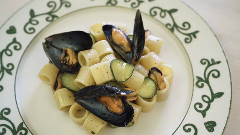 Mezze Maniche con cozze e zucchine