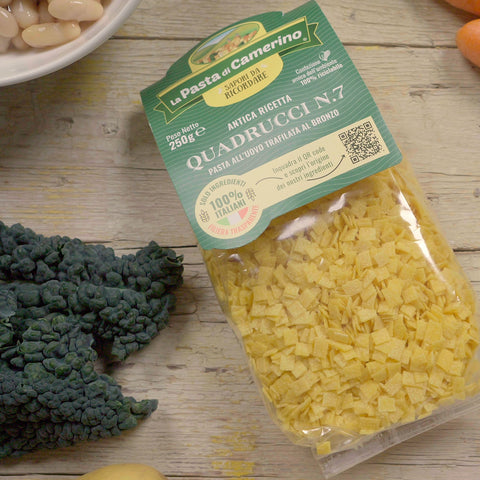 Zuppa di quadrucci con cavolo nero