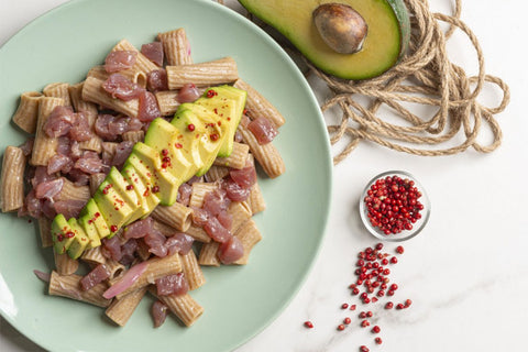 piatto di tortiglioni Hammurabi con tonno e avocado
