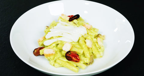 Sedanini La Pasta di Camerino con salsa tartara, vongole, cozze, code di gambero e seppioline